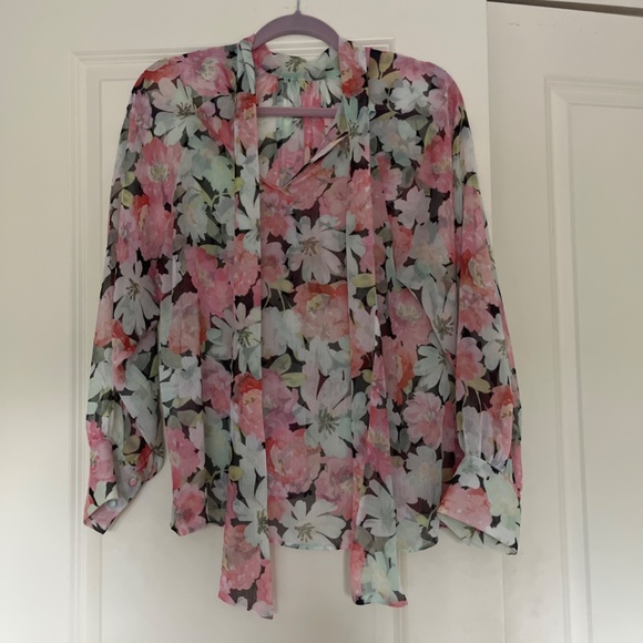 Floral Blouse - Picture 5 of 5